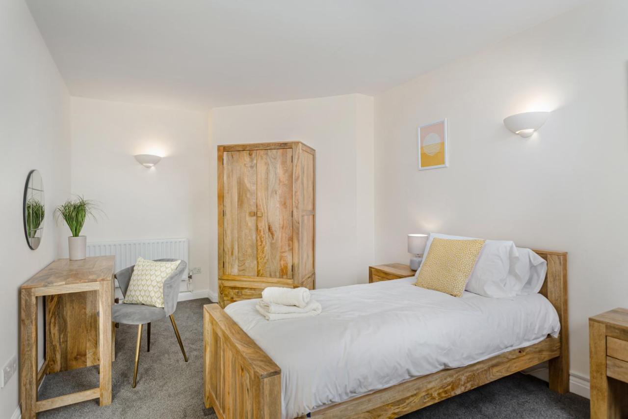 2 Bedroom City Centre Townhouse - With Parking 캠브리지 외부 사진