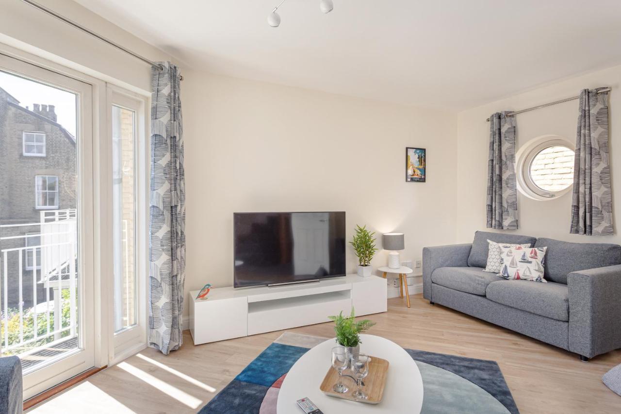 2 Bedroom City Centre Townhouse - With Parking 캠브리지 외부 사진